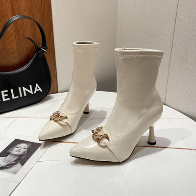 Stiilsed pandlaga ja õhukese kontsaga naiste lakknahast saapad