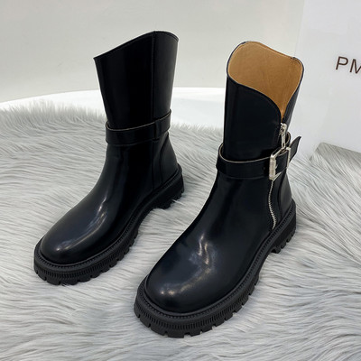 Ženske čizme s kopčom i grubim potplatom