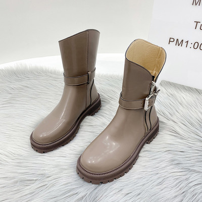 Ženske čizme s kopčom i grubim potplatom