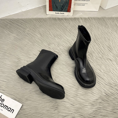 Paprasti moteriški apvalūs dirbtinės odos batai