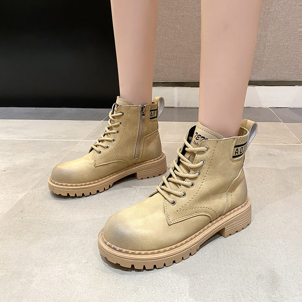 Ležerne ženske čizme s vezicama i grubim potplatom