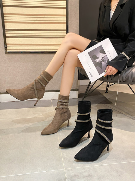 Elegantiški moteriški batai plonais kulnais ir dekoratyviniais akmenėliais