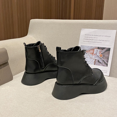 Alkalmi csizma eco bőrből és fűzős magas lapos talppal