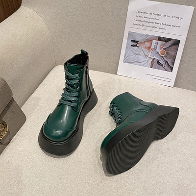 Alkalmi csizma eco bőrből és fűzős magas lapos talppal