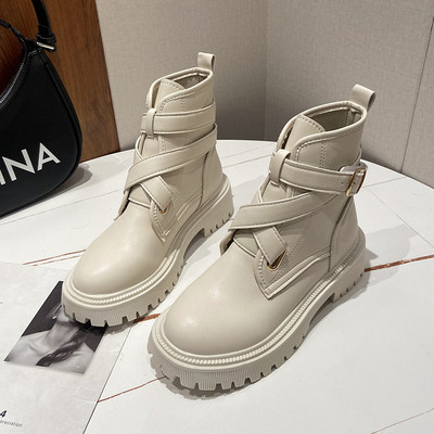 Дамски ежедневни боти с катарама изчистен модел