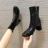 Дамски лачени обувки с 7см дебел ток