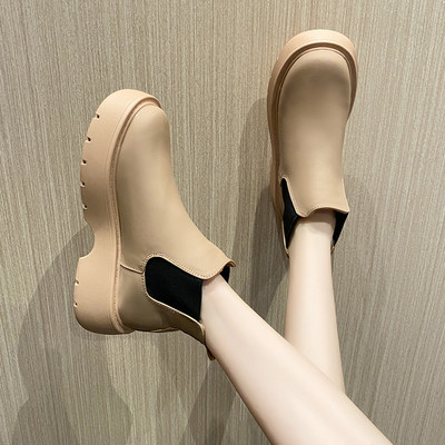 Naiste saapad tavaline mudel lameda tallaga