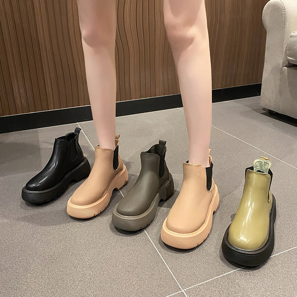 Naiste saapad tavaline mudel lameda tallaga