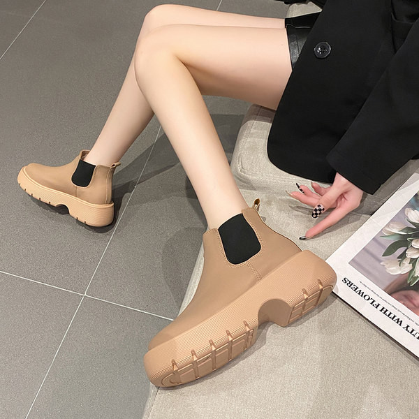 Naiste saapad tavaline mudel lameda tallaga