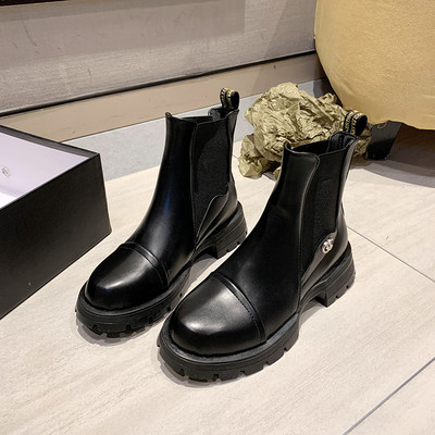 Alkalmi női bőrcsizma fekete színben