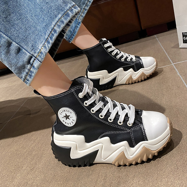 Ženske casual čizme s vezicama i aplikacijama