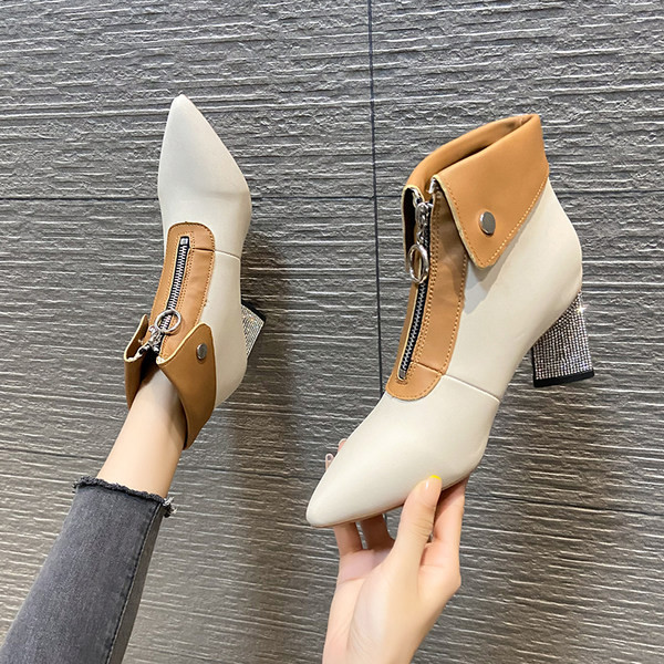 Elegantne ženske čizme od eko kože sa patentnim zatvaračem i kamenčićima