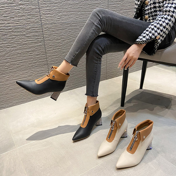 Elegantne ženske čizme od eko kože sa patentnim zatvaračem i kamenčićima