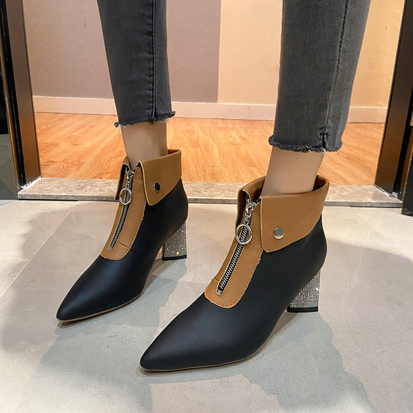 Elegantne ženske čizme od eko kože sa patentnim zatvaračem i kamenčićima