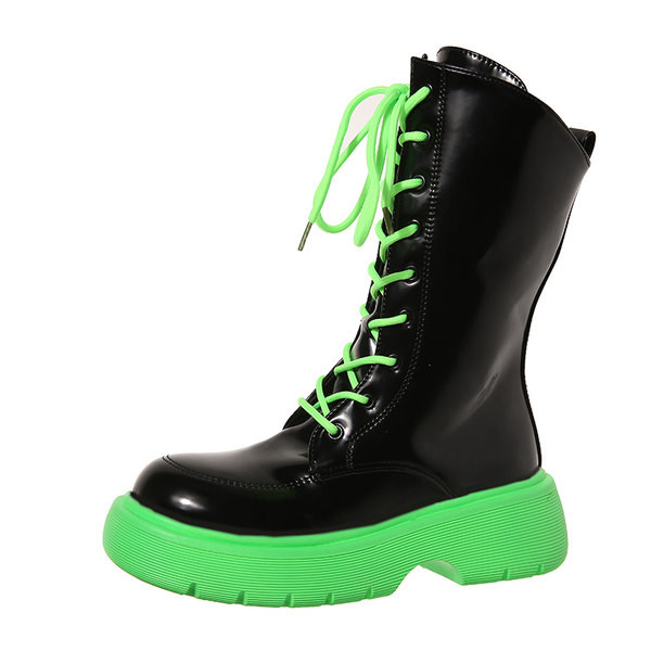 Modernūs moteriški lakuoti batai su raišteliais ir plokščiu padu