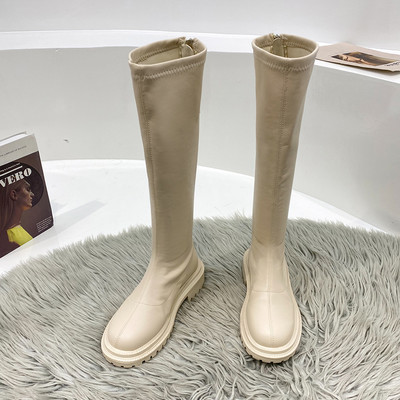 Stiilsed naiste saapad lukuga tavalise mudeliga