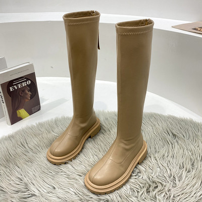 Stiilsed naiste saapad lukuga tavalise mudeliga