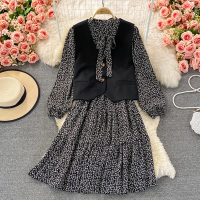 Naiste kleit paela ja pikkade varrukatega - kahte värvi