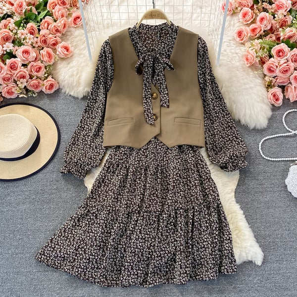 Naiste kleit paela ja pikkade varrukatega - kahte värvi