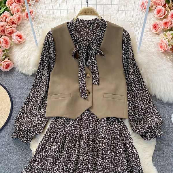 Naiste kleit paela ja pikkade varrukatega - kahte värvi