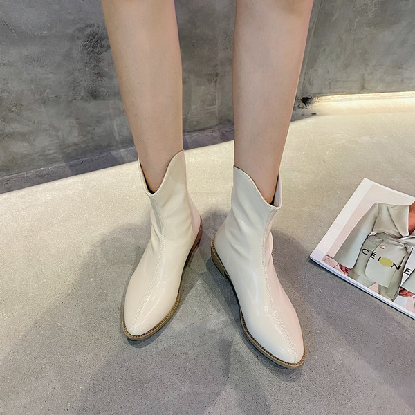 Naiste terava otsaga saapad kolmes värvitoonis