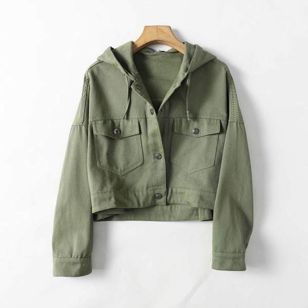 Lühike nööpide ja kapuutsiga kevad-sügisjope