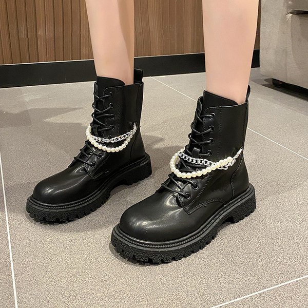 Naiste vabaajasaapad pärlketiga - musta värvi