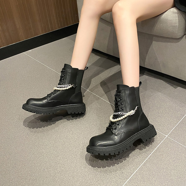 Naiste vabaajasaapad pärlketiga - musta värvi