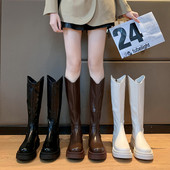 Moderne ženske zaobljene čizme od eko kože u tri boje