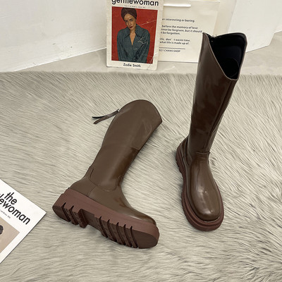 Moderne ženske zaobljene čizme od eko kože u tri boje