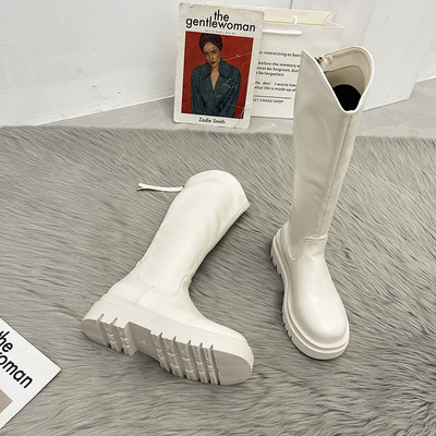 Moderne ženske zaobljene čizme od eko kože u tri boje