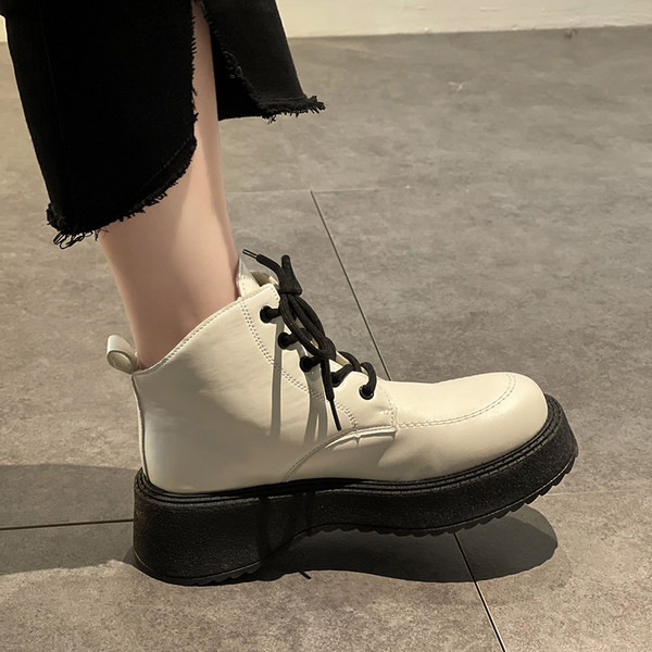 Naiste vabaaja saapad kunstnahast paeltega - kahte värvi