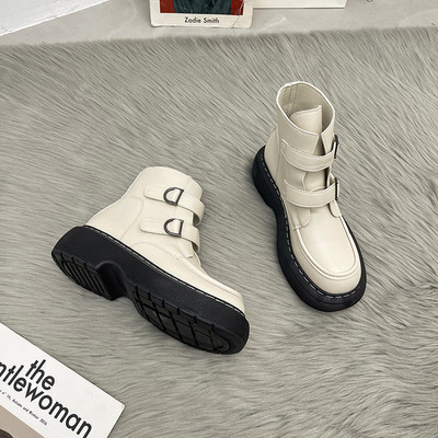 Vabaaja naiste saapad pannalde ja kareda tallaga