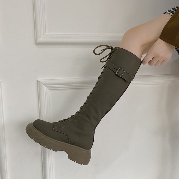 Moteriški batai su raišteliais žalios ir juodos spalvos