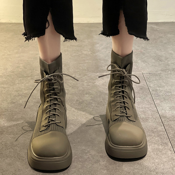 Novi model ženskih čizama na pertlu - tri boje