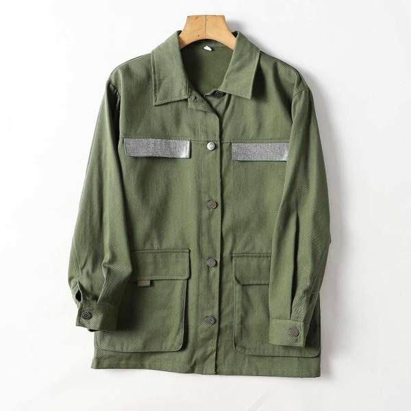 Sügisjope tüüpi taskutega jakk