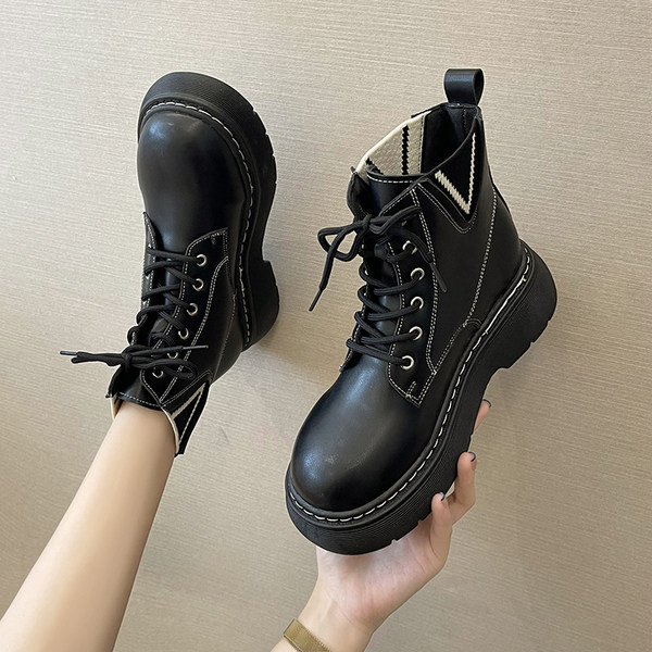 Uus mudel paeltega saapad - naistele