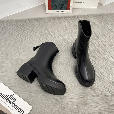 Kandilise kontsaga kunstnahast naiste saapad