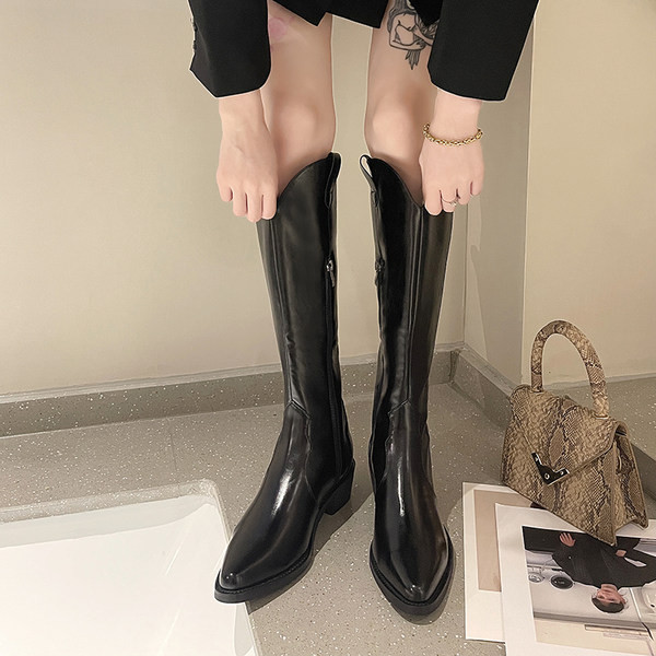 Novi model ženskih čizama sa petom 4 cm