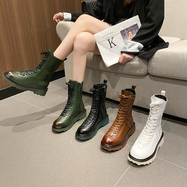 Öko-nahast paelte ja lukuga vabaaja saapad