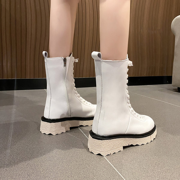 Öko-nahast paelte ja lukuga vabaaja saapad