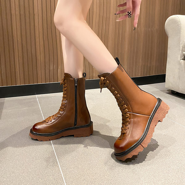 Öko-nahast paelte ja lukuga vabaaja saapad