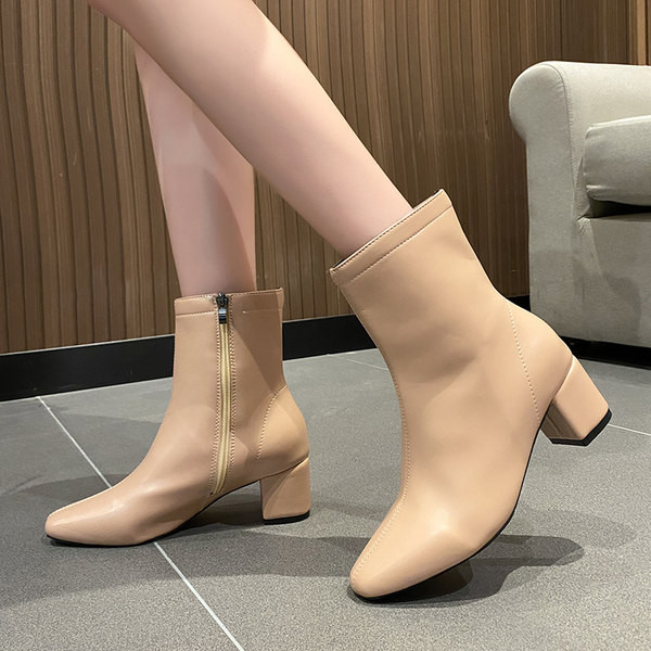 Elegantne čizme od eko kože s patentnim zatvaračem i petom od 5,5 cm