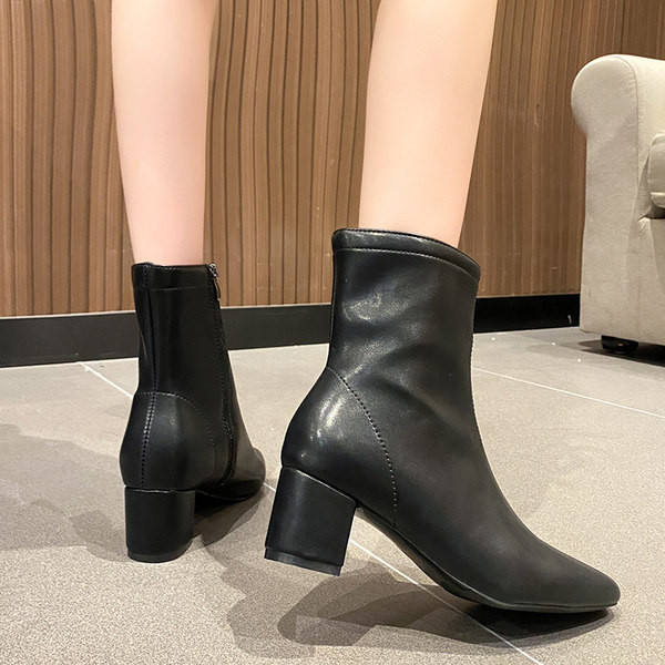 Elegantne čizme od eko kože s patentnim zatvaračem i petom od 5,5 cm