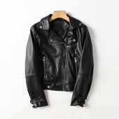 Moodne lukkude ja taskutega nahktagi