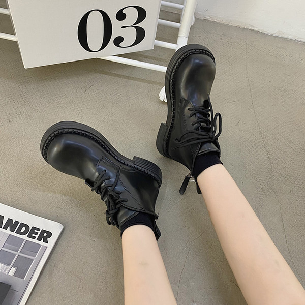 Ženske kožne cipele s vezicama i grubim potplatom