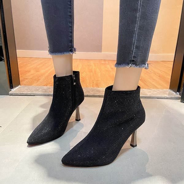 Öko-seemisnahast stiilsed õhukese kontsaga naiste saapad