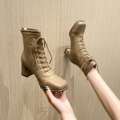 Naiste vabaaja saapad paeltega ja 6 cm kõrge kontsaga