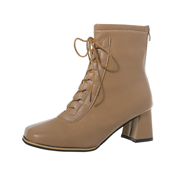 Naiste vabaaja saapad paeltega ja 6 cm kõrge kontsaga