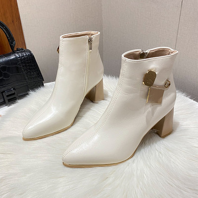 Stiilsed pandla ja lukuga naiste saapad